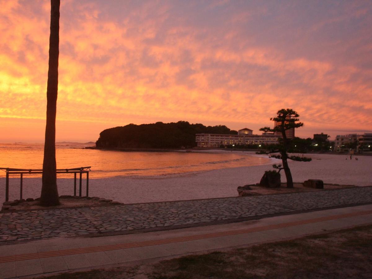 Hotel Sanrakuso Shirahama Eksteriør bilde